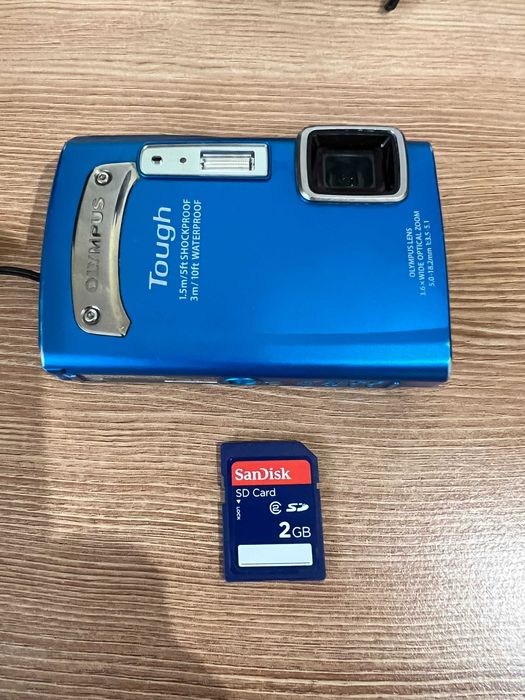Устойчив фотоапарат Olympus Tough 14 Mp с подаръци