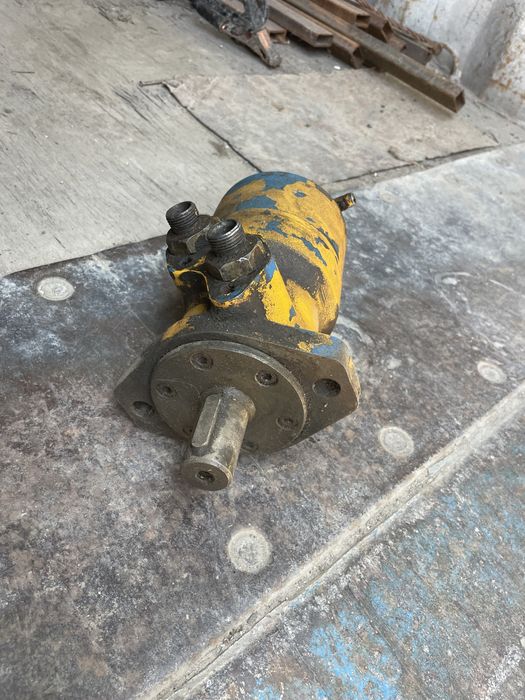 Гидро насос на манипулятор