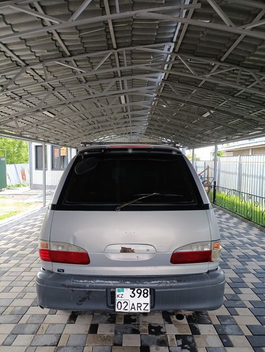 Toyota Estima emina
