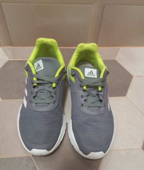Adidași adidas marimea 37,5