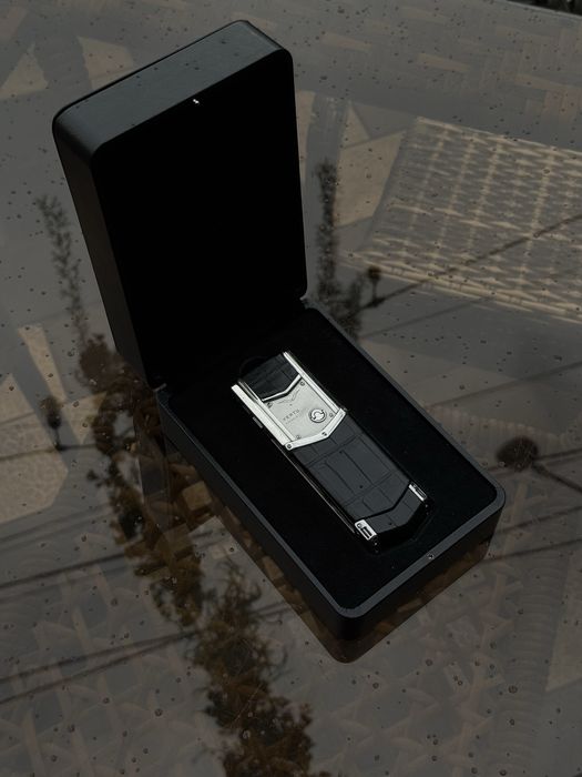 В наличии телефон VERTU