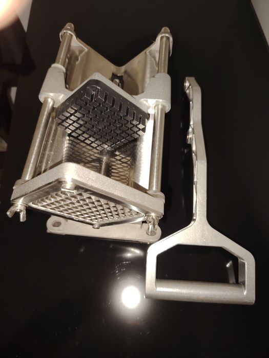 Aparat taiat cartofi