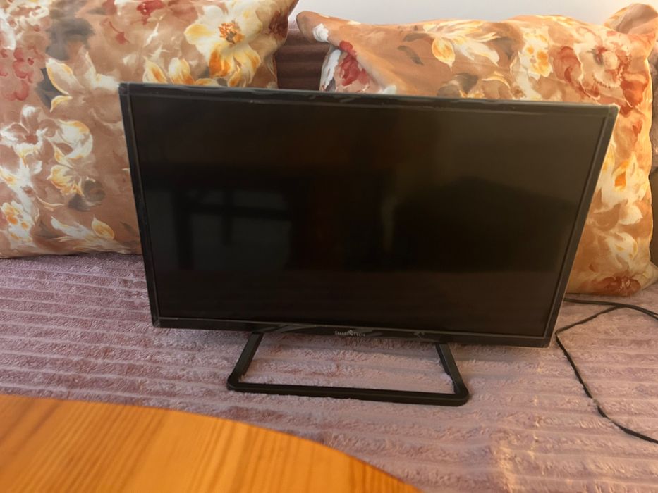 Смарт телевизор 24 инча