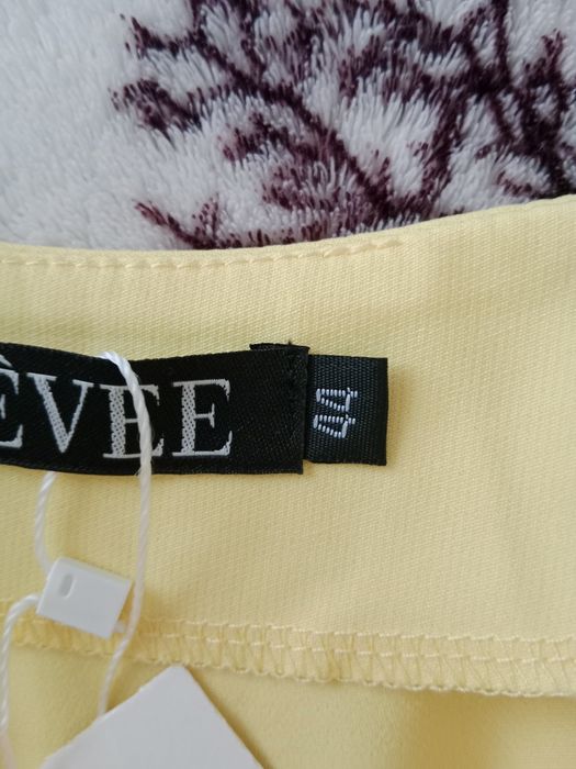 Продам платья новые