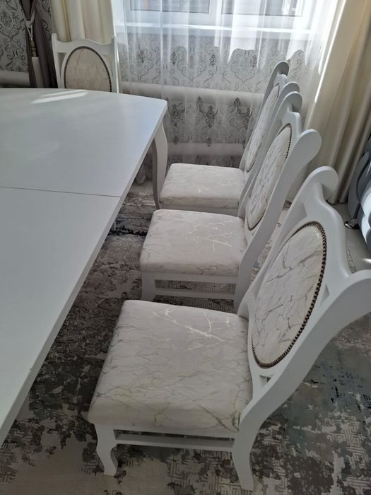 Продам стол с стульями