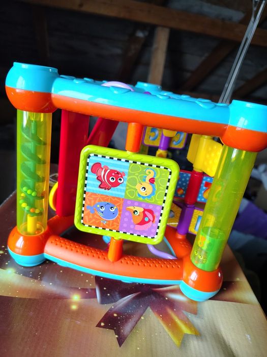 Jucarie bebelusi Minibo, Triunghi cu activitati