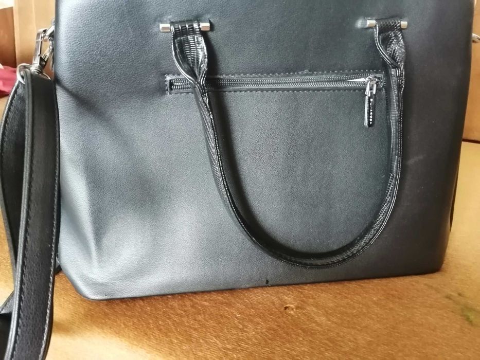 Продавам дамска чанта