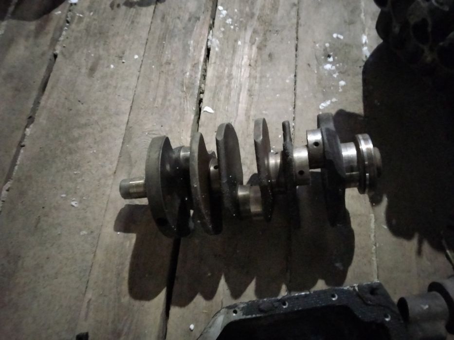 Запчасти на Ауди 100 с4