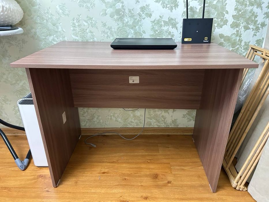 Продам письменный стол
