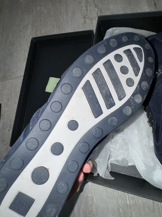 Hugo Boss , marimea 42