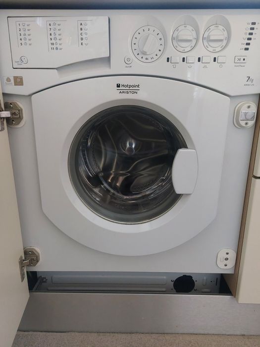 Пералня Hotpoint Ariston за вграждане