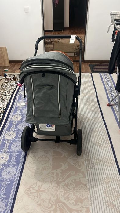 Коляска прогулочная , почти новая