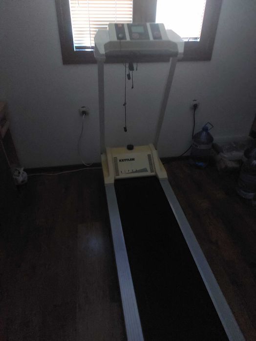 Бягаща пътека Кетлер