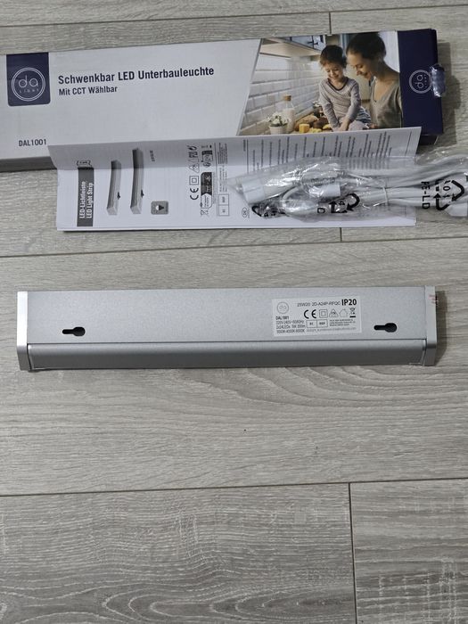 Lampă LED sub dulap bucătărie – pivotantă, 3 culori, 350 lm, 33 cm