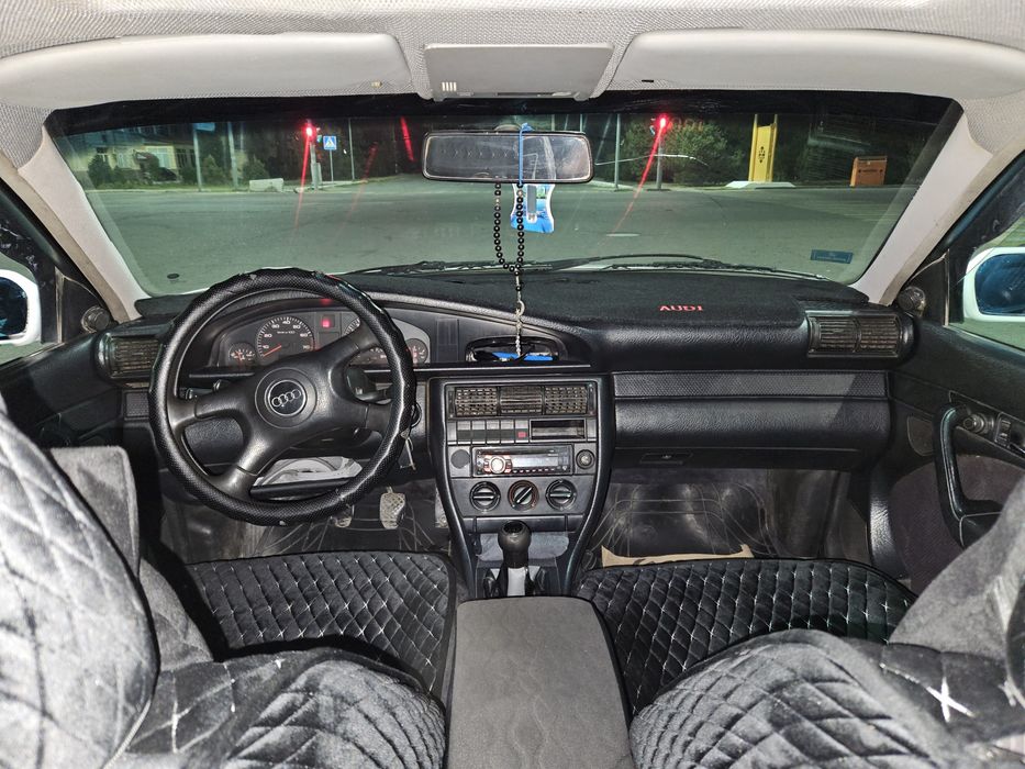 Автомобиль Ауди С4