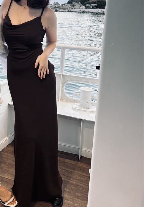 Прлдается платья