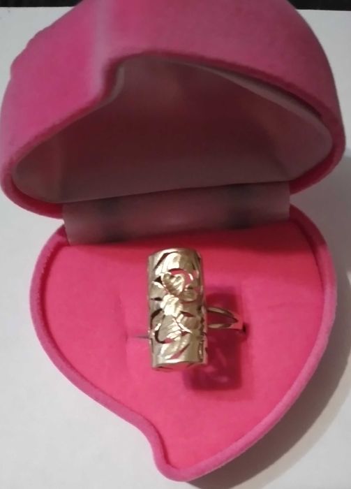 Дамски златен пръстен 14 к 585