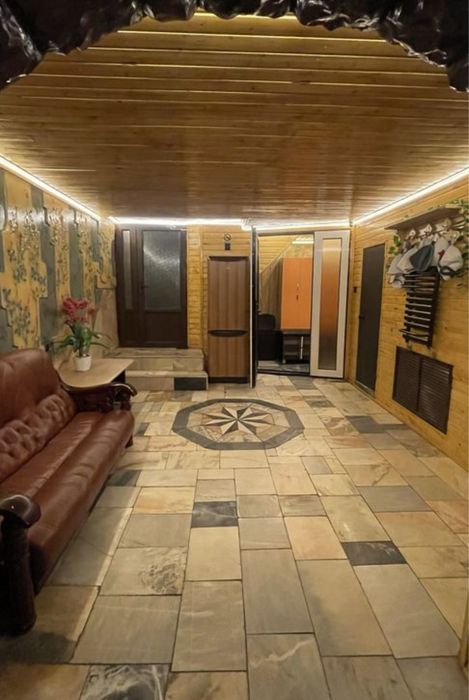 Коттедж посуточно в центре Шымкента