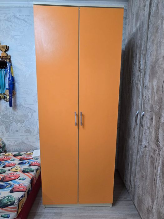 Срочно продам шкаф