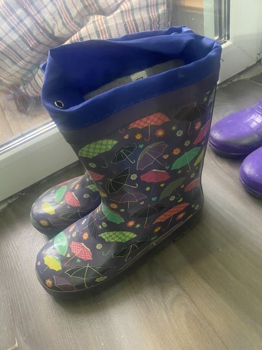 Продаются резиновые детские сапоги