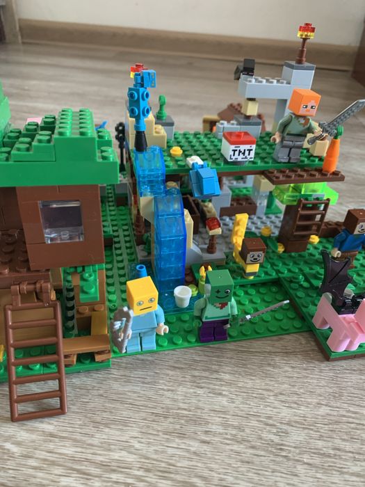 Лего Майнкрафт 1208 деталей