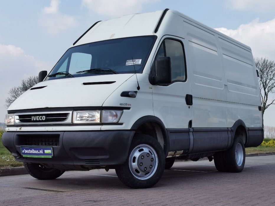 Бус Под Наем Iveco Daily