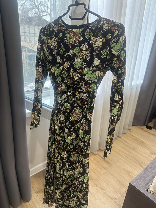 Платье Манго классное