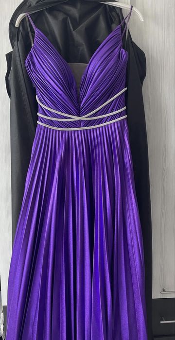 Официална рокля