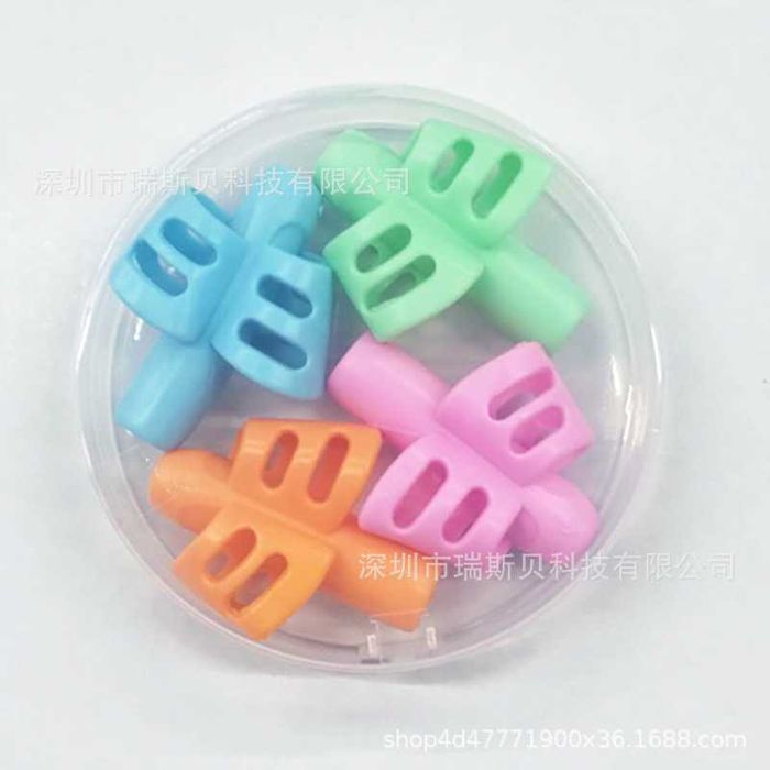 2 броя мек детски държач за химикал или молив