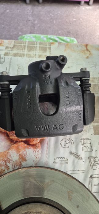 Продам тормозные суппорта поло