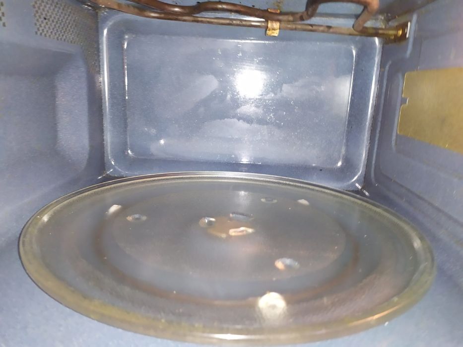 Продаю микроволновую печь  бу