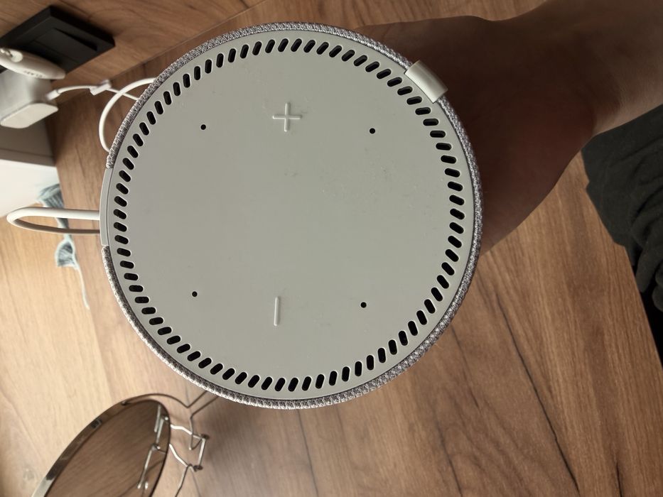 Продам Яндекс станцию Алиса