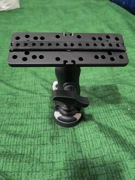 Vând suporti sonar tip RAM pentru barcă