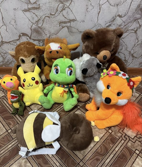 Прощам большую коробку мягких игрушек