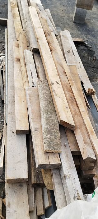 Scândură și popici second hand pentru cofraje