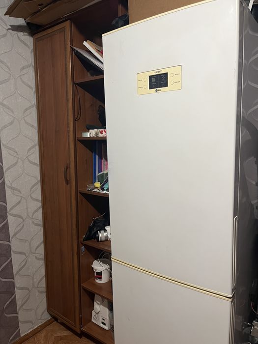 Продам рабочий холодильник