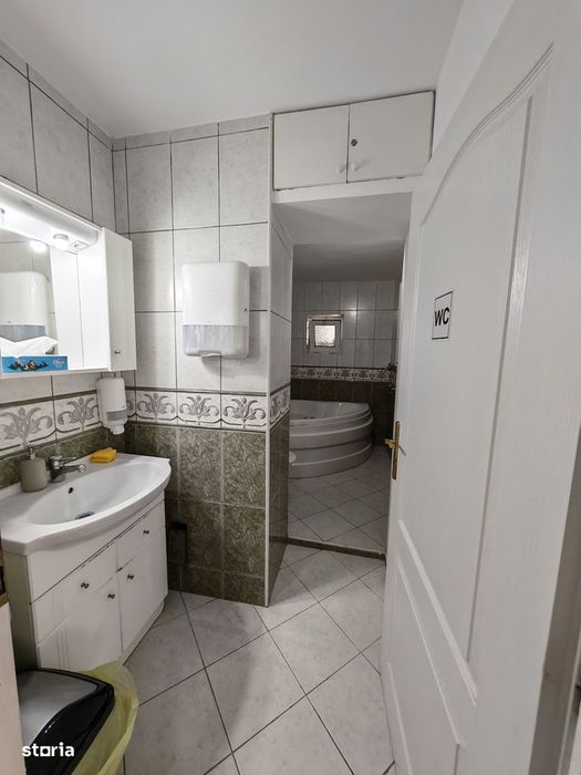 spaţiu ideal clinică/salon/parter,acces stradal adliacent Decebal.