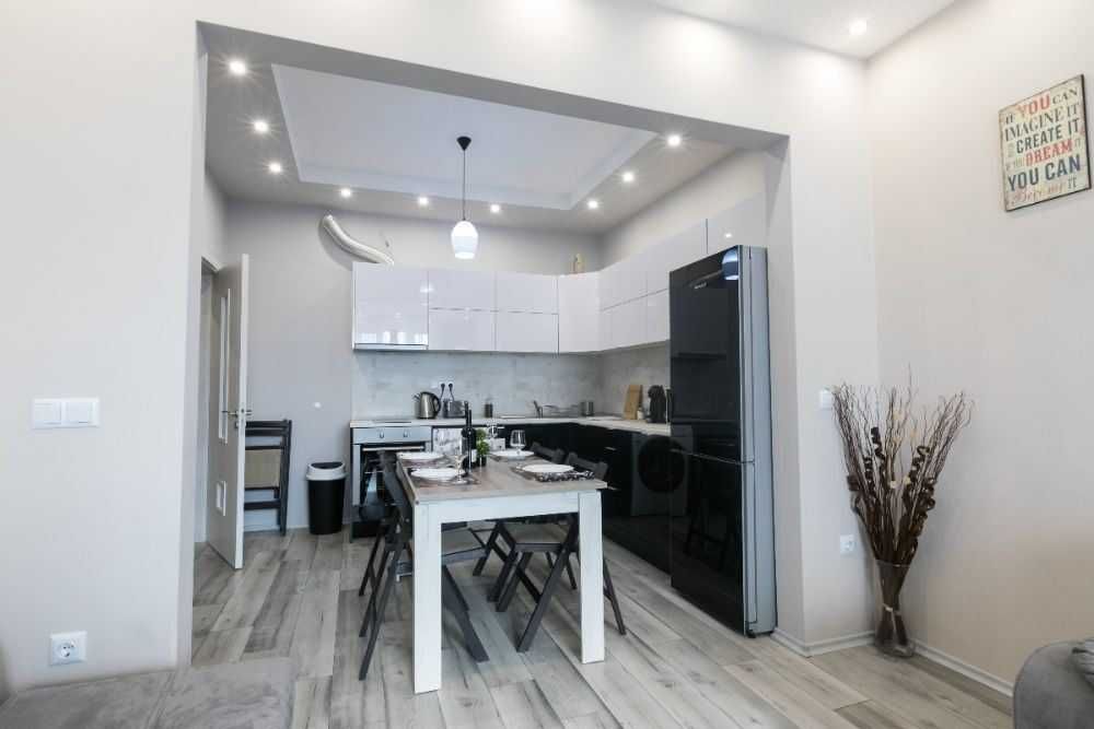 Дава се под наем Тристаен апартамент в София, Център - 98 кв.м за 688.5 € - Снимка #4