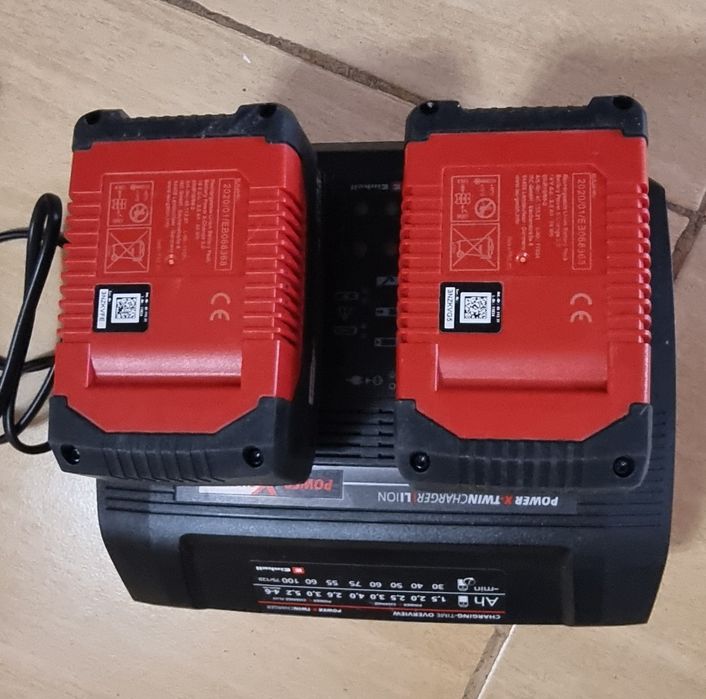 Двойно зарядно с 2 бр батерий Einhell