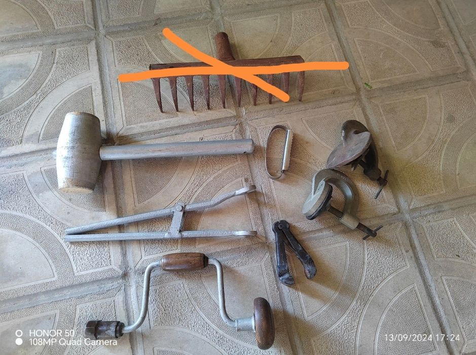 Стари инструменти