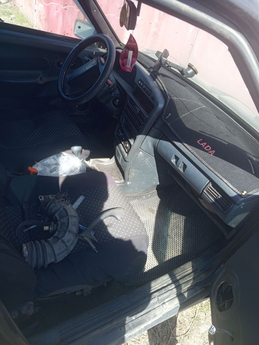 Продам ваз 2114 на запчасти