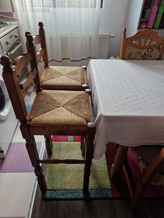 Scaun cu spatar ( bar sau insula ) din lemn esenta tare