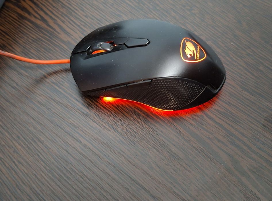 Продаётся игровая  мышь для компьютера в отличном состоянии