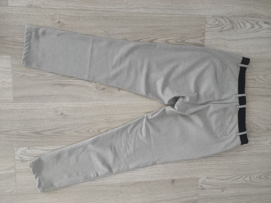 Vand pantaloni eleganti Zara - marimea 32
