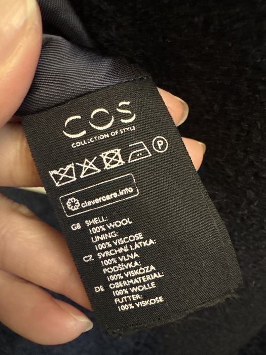 Palton bleumarin din lână (90% nou)