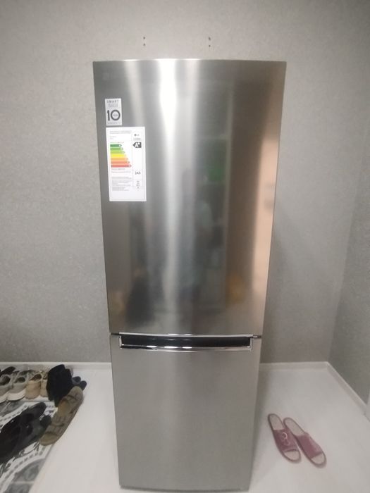 Продам новый холодильник lg