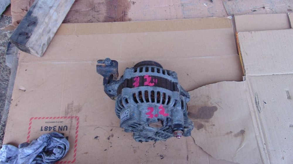 Alternator mitsubishi Pajero mk3 motor 3.2 2000-2007