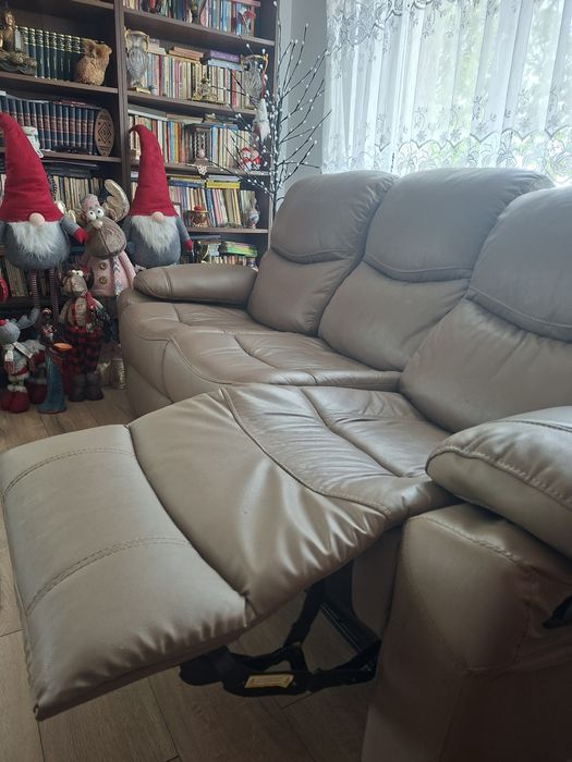 Canapele piele naturala cu recliner