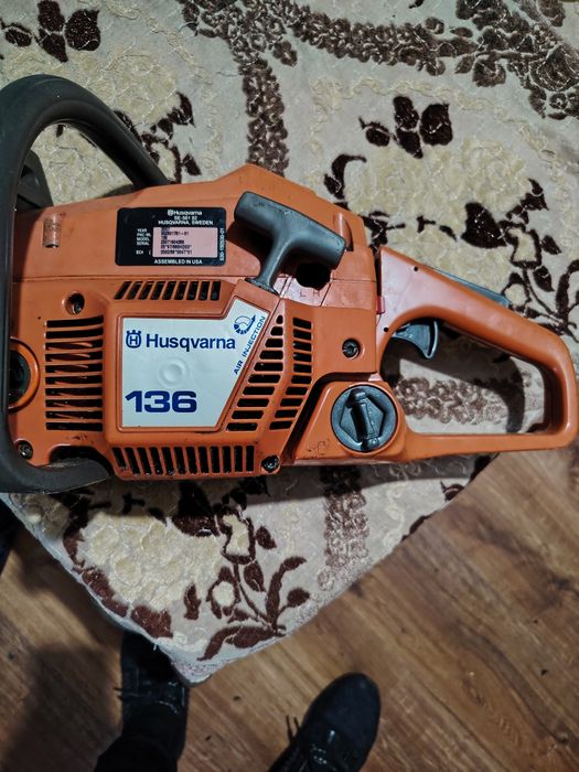 De vănzare drujbă husdvan136