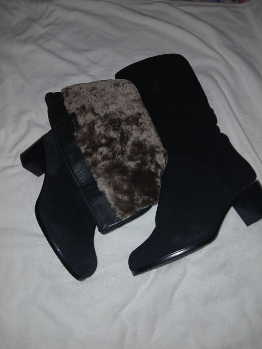 Замшивые сапоги с натуральным мехом